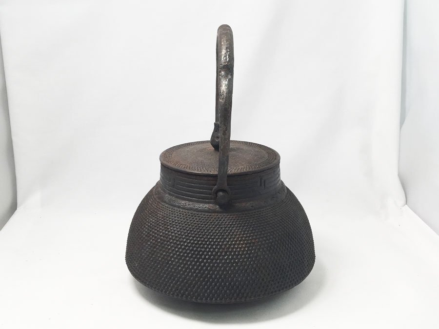 南部鉄器 鉄瓶 あられ模様 約2kg 鉄器 南部鉄瓶 茶道具 伝統工芸の画像4