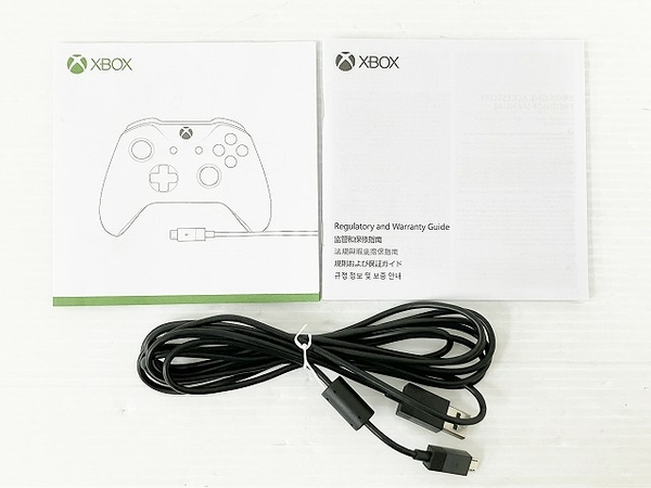 【動作保証】Microsoft XBOX WIRELESS 1708 CONTROLLER ワイヤレスコントローラー 箱付き 中古 美品 O8732956の画像3