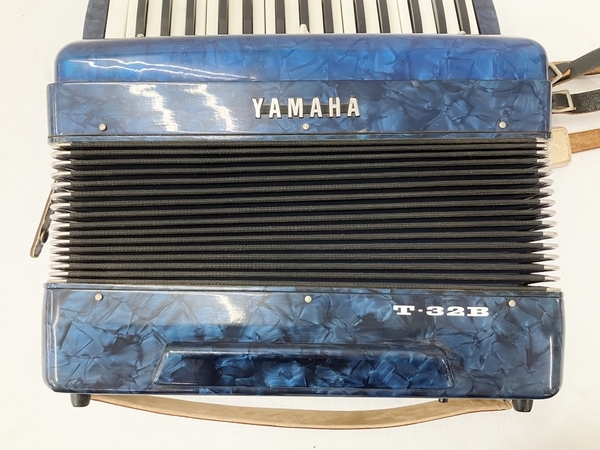 【動作保証】YAMAHA T-32B テナー アコーディオン 32鍵盤 レトロブルー 鍵盤楽器 ジャンク W8680514の画像9