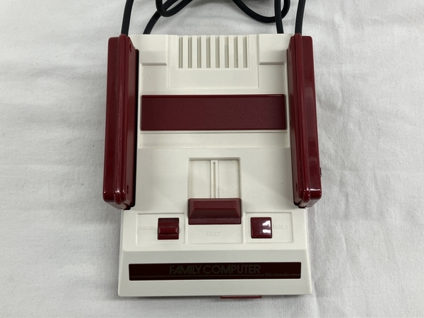 【動作保証】Nintendo CLV-101 クラシックミニ ファミリーコンピュータ 家庭用ゲーム機 ファミコン 任天堂 ゲーム 中古 W8772592の画像3