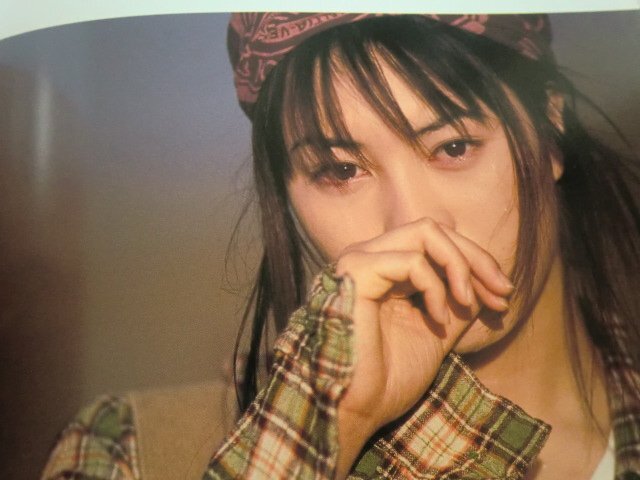 (C) 何点でも同送料/新山千春 写真集 『一春』 1997年7月15日 初版発行 タレント 女優 モデル_画像1