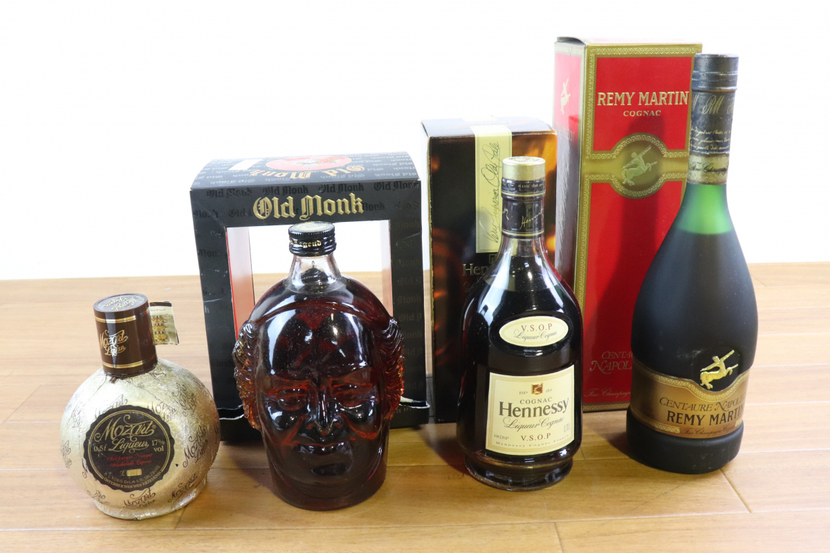 【未開栓/4点セット】REMY MARTIN CENTAURE NAPOLEON / Hennessy Liqueur Cognac / Old Monk The Legend Rum 等 ブランデー 010JJNFD91の画像1