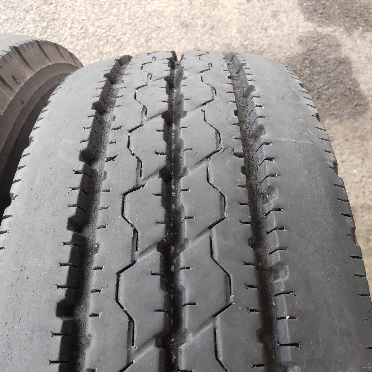 エルフ キャンター等 BRIDGESTONE DURAVIS 225/70R16 117/115LT スチールホイール16×6K 127-9TC ６本セット 茨城県引取限定の画像5