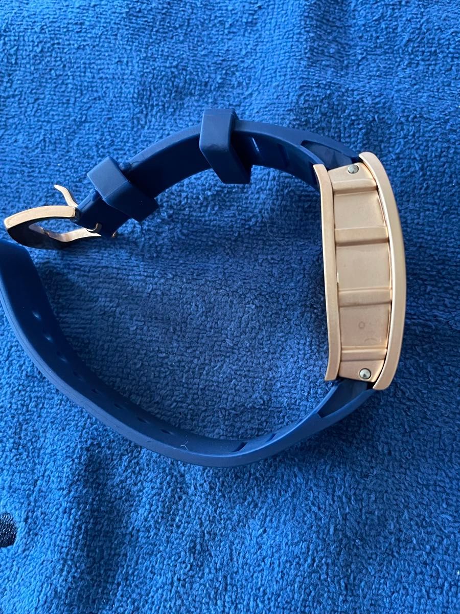 MINI FOCUS メンズ 腕時計 スポーツ  樽型 ミリタリー ラバーベルト　稼働中