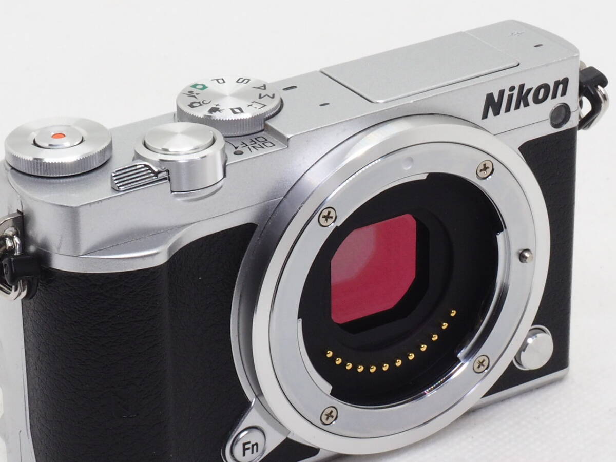 ■美品■ ニコン Nikon Nikon1 J5 ボディ シルバー 《 動作光学良好 》 #02109265の画像9