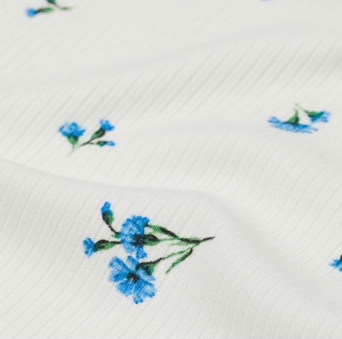 【新品タグ付き】H&Mエイチアンドエム リブボディースーツ小花柄ホワイト レディースMサイズ　キャミソールボディスーツトップス