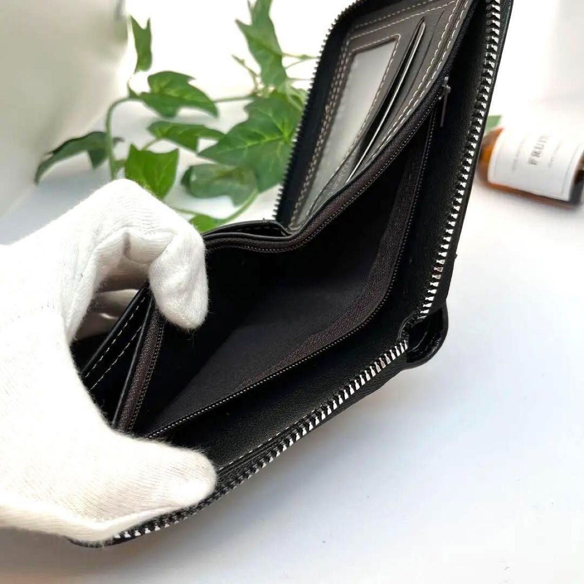 二つ折り財布　新品未使用　メンズ　カードホルダー　レザー　薄いサイフ　黒色　ブラック　 ラウンドファスナー コンパクト　ミニ財布