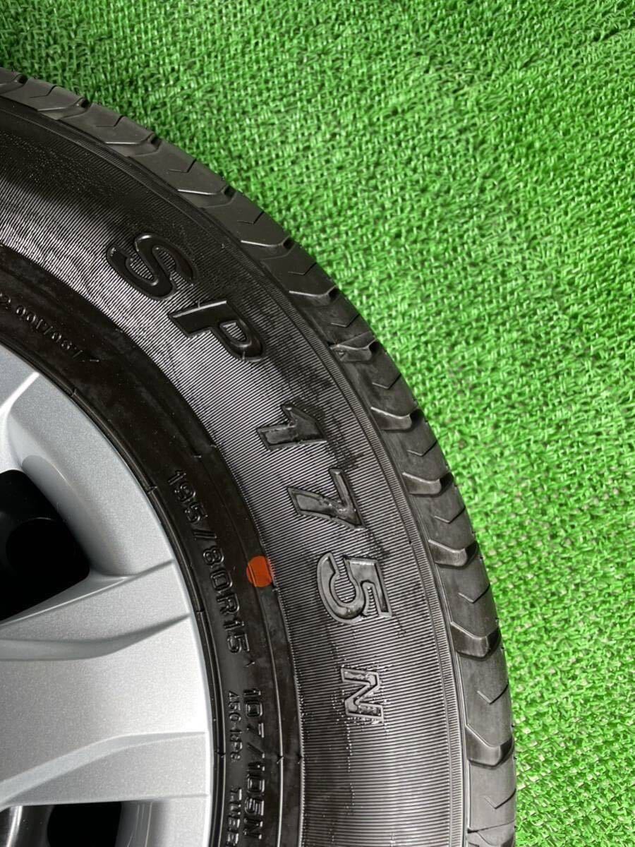 送料無料 【管244-58】新車外しトヨタ 200系 ハイエース 純正 195/80R15 新品ホイールキャップ ダンロップ SP175N15インチ 2023年の画像7