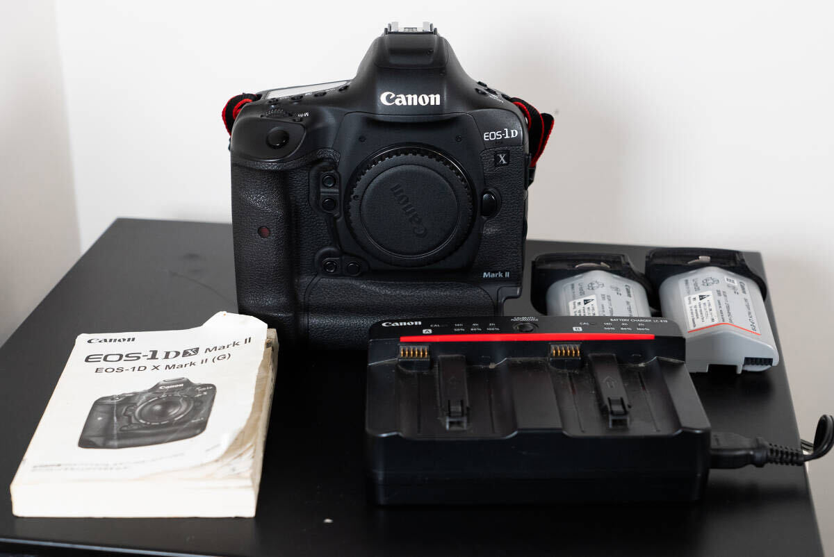 55625円 【良品】EOS-1D X Mark II ボディ バッテリー2個 - キヤノン 55625円 【良品】EOS-1D X Mark II ボディ バッテリー2個 - キヤノン