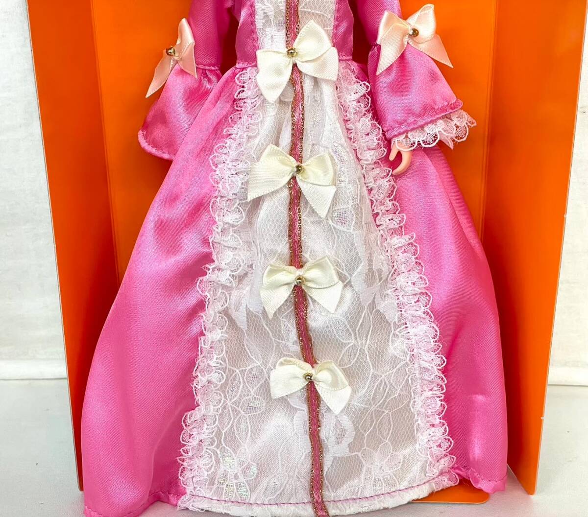 R340-O43-366 TAKARA タカラ リカちゃんキャッスル なりきり着物リカベージュ 全長:約23cm MODEL No.04929 おままごと 着せ替え人形の画像4