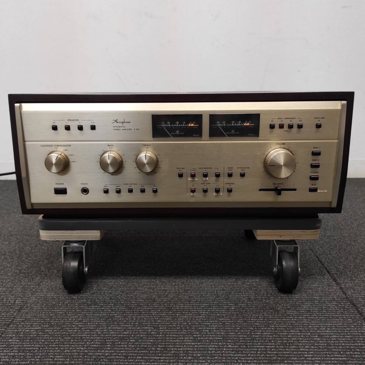 R612-K22-5891 Accuphase アキュフェーズ E-303 プリメインアンプ 通電確認OK ケンソニックの画像2