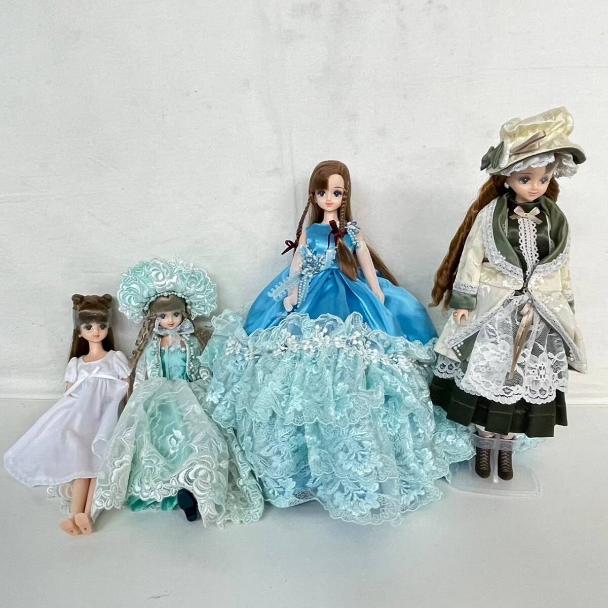 R473-O43-520 TAKARA タカラ エクセリーナ ジェニー 人形 着せかえ人形 4点セット ドレス ワンピースの画像1