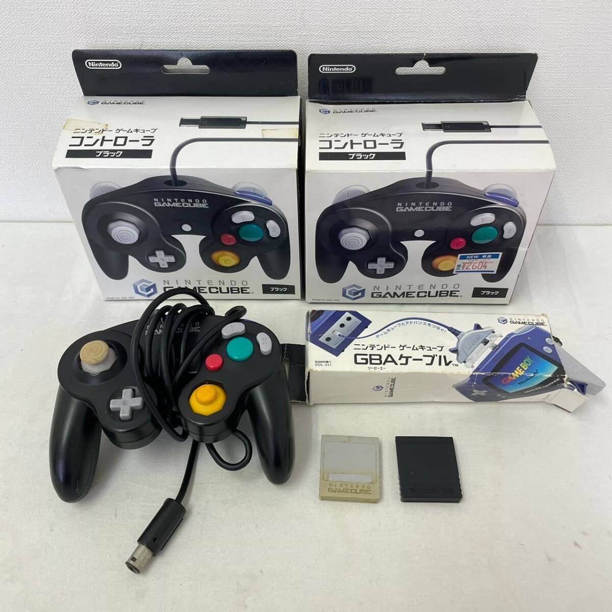 R246-K32-3687 NINTENDO 任天堂 GAME CUBE ゲームキューブ コントローラー/2点 DOL-003 ブラック GBAケーブル 箱付きの画像1