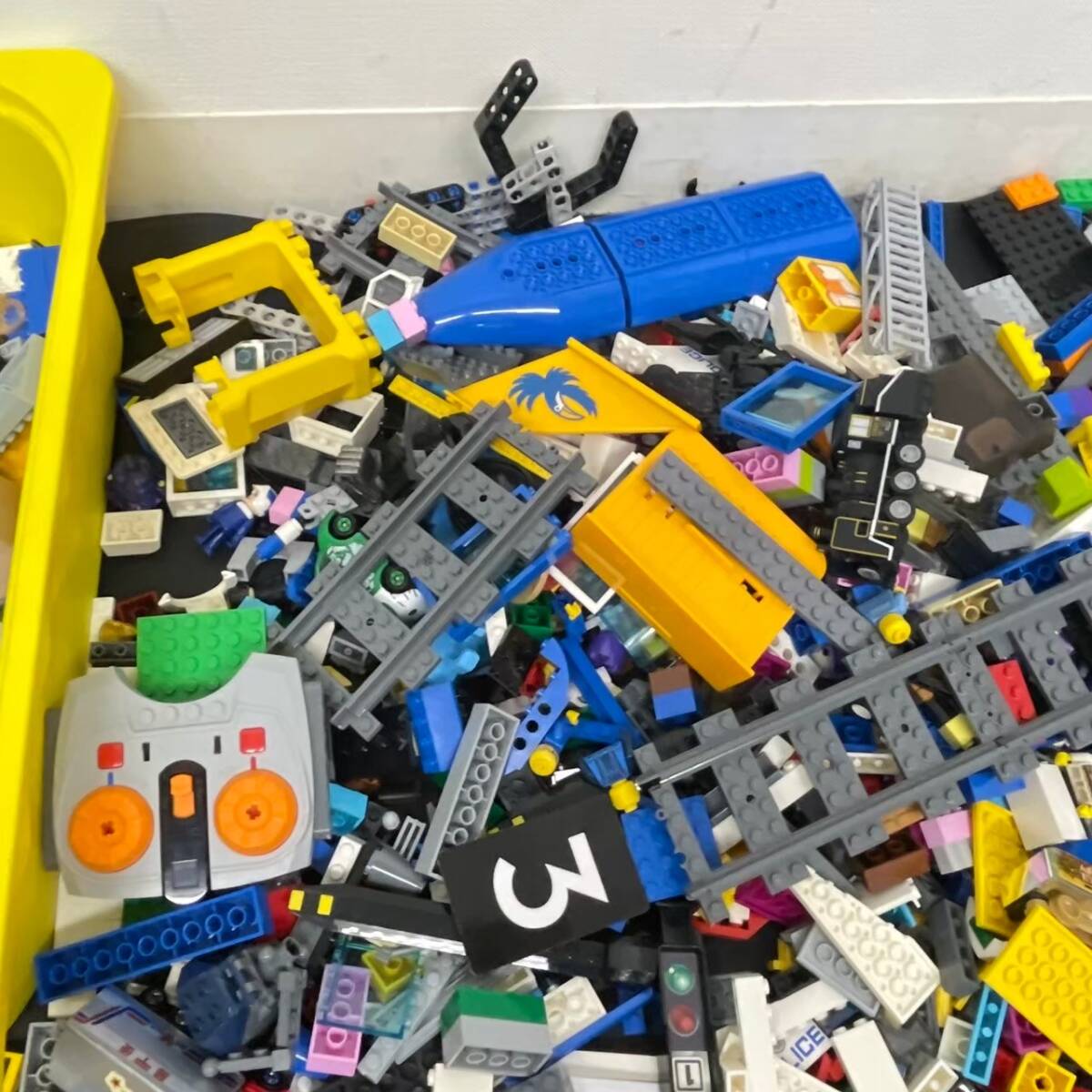 U432-K46-1182 LEGO Lego Lego Duplo large amount summarize person / approximately 15 body airplane patrol car car Anpanman other toy toy hobby 