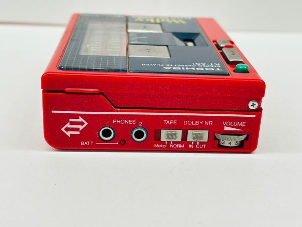 X525-O37-806 TOSHIBA 東芝 ポータブルカセットプレイヤー KT-AS1 Walky AUTO REVERSE 通電確認OKの画像8