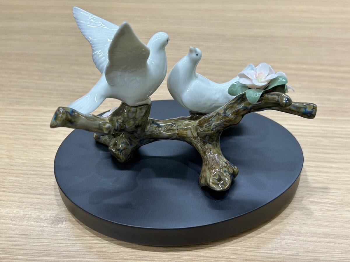 【JV7368】1円スタート LLADRO リヤドロ 桜の唄 8422 鳥 2羽 台座付き フィギュリン 桜 陶器人形 置物 インテリア 箱あり 保管品の画像3