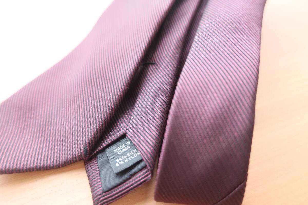  Calvin Klein *.. dark red color slim necktie stripe woven cloth * silk . beautiful goods 