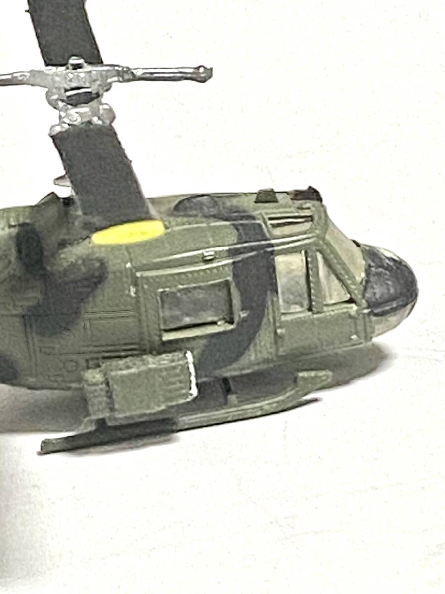 アメリカ陸軍 汎用ヘリコプター UH-1 IROQUOIS イロコイ ベトナム迷彩塗装 エフトイズ ヘリボーンコレクション3 1/144の画像5