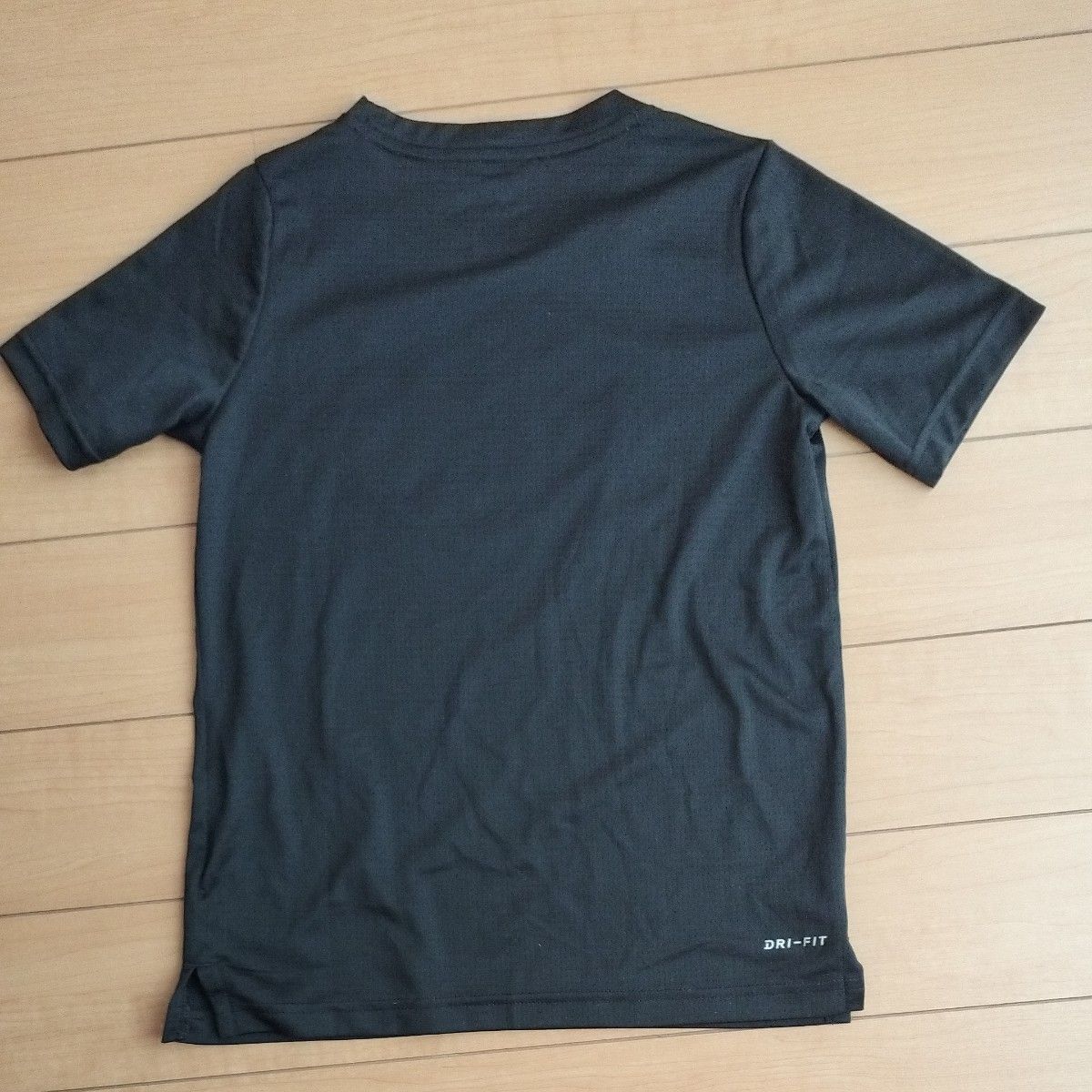 未着用子供用キッズ　NIKE  黒 ナイキ ブラック 半袖TシャツXS　スポーツ　Dri-FITドライフィット