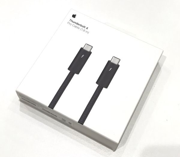 θ【新品未開封品】Apple/アップル Thunderbolt4 (USB-C) Pro ケーブル 1.8m MN713ZA/A サンダーボルト4 Apple純正 完品 S62122186067の画像1