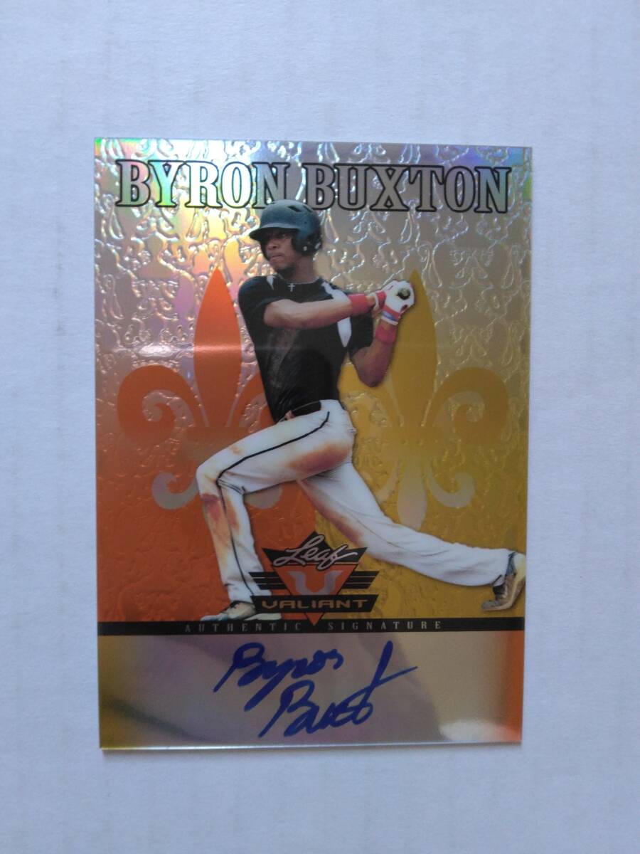 BYRON BUXTON（ツインズ、17年ゴールドグラブ、最優秀守備賞）2012 Leaf Valiant　直筆サインカード（直書き）42/99_画像1