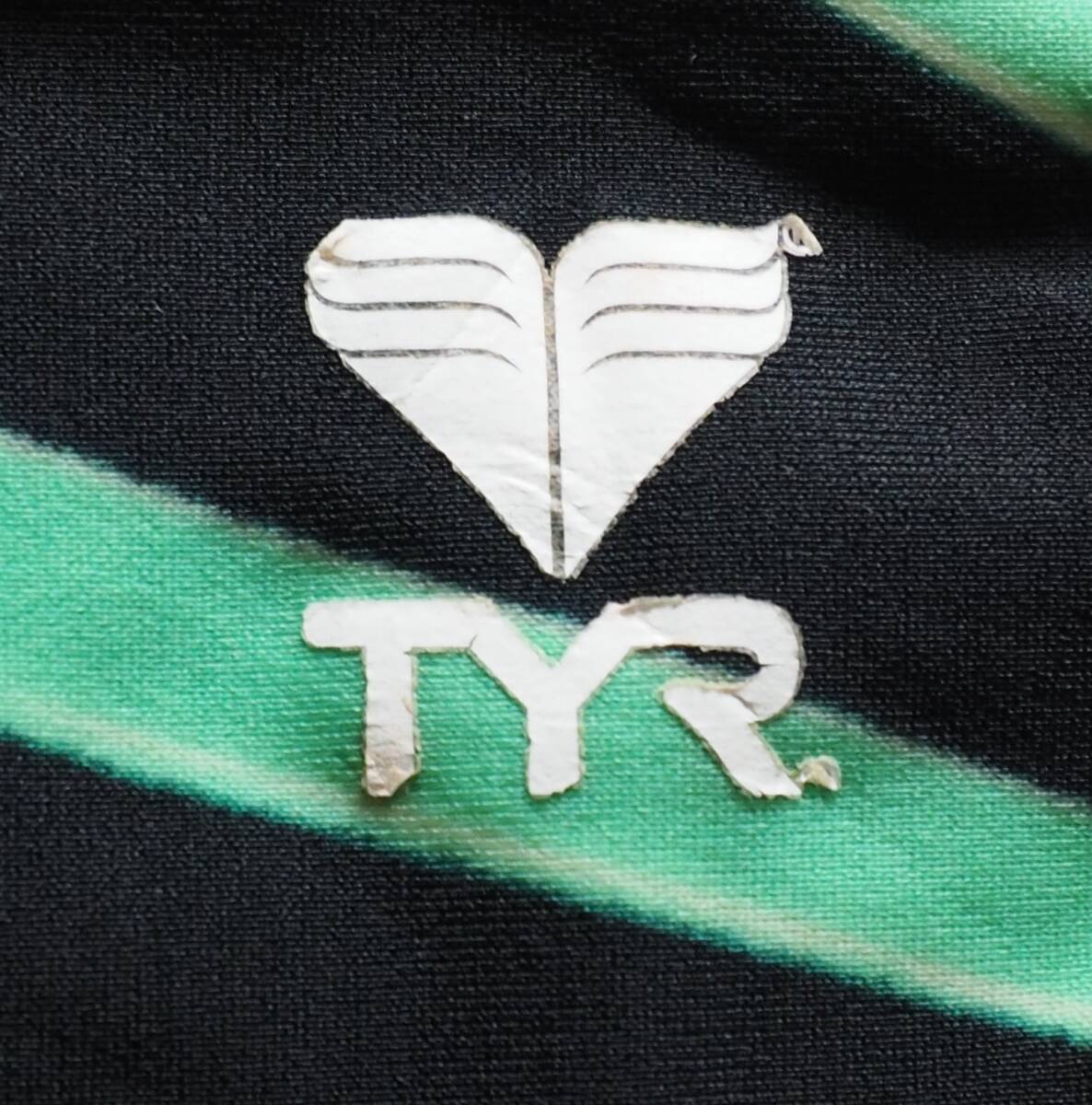 TYR　スポーティ水着　ナイロン・ポリウレタン製　光沢 XLサイズ程度　中古良品_画像5