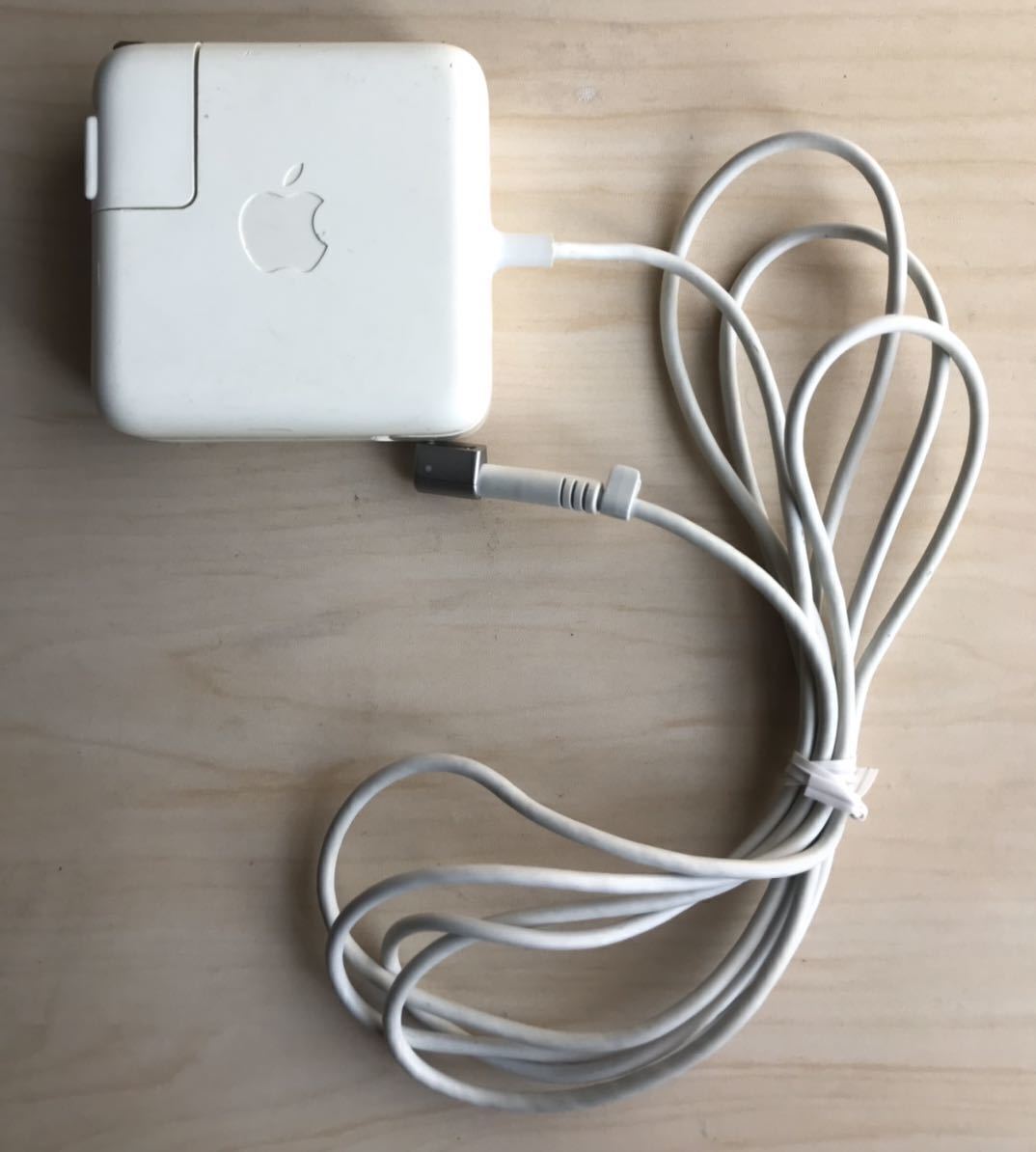 純正 Apple Macbook pro Air 11 / 13 inch アダプター magsafe1 45 Watt A1244 動作は確認済みの画像1
