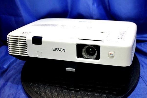 ★明るさ5000lm/864ｈ・0ｈ★ EPSON/エプソン 液晶プロジェクター ◆EB-1960/リモコン・ケース・HDMI・VGAケーブル付属◆ 50298Yの画像2