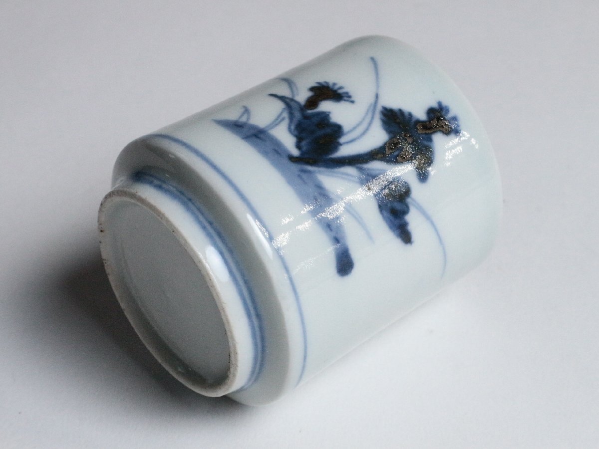 старый Imari белый фарфор с синим рисунком ... документ. .. чашка саке / Edo времена .. чашка саке уксус чашка саке старый белый фарфор с синим рисунком посуда для сакэ рюмка для сакэ ....nogesi цветок документ 
