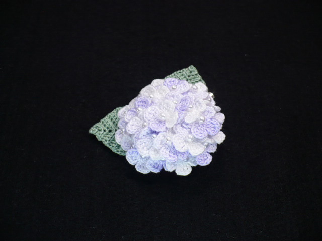 Handmade ◆ お花のコサージュ ◆ 紫陽花 ◆ 白～薄紫 ◆ 2way ◆ レース編みの画像5