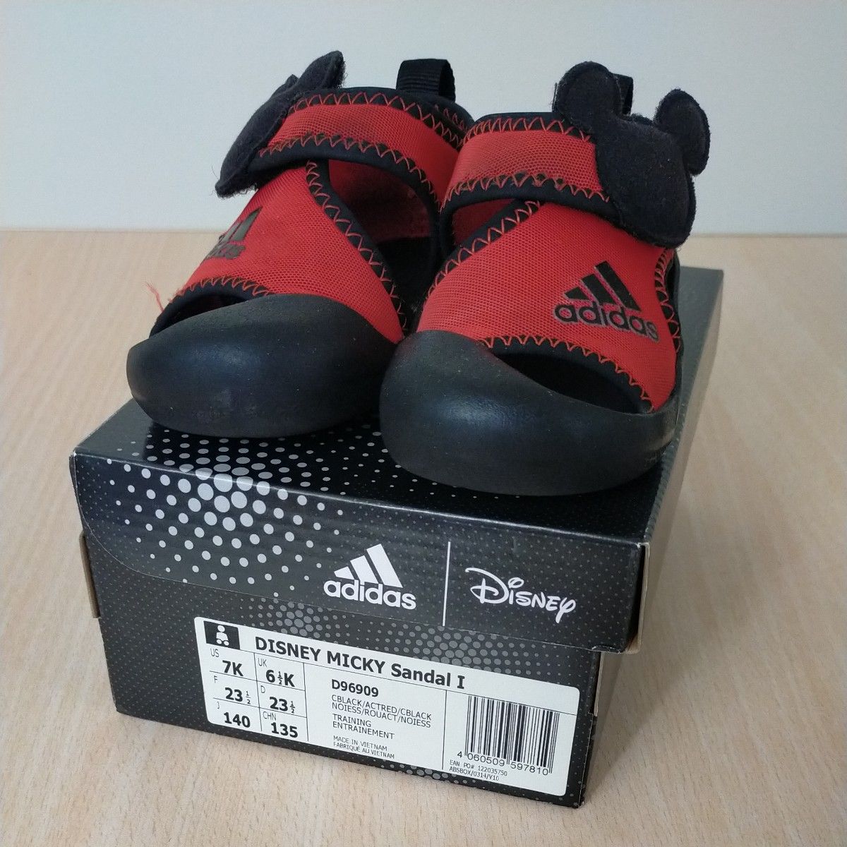 adidas Disney mickey サンダル　14cm