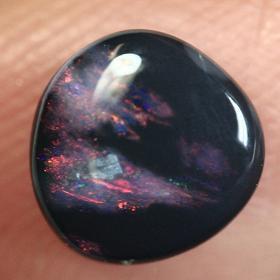 ブラックオパール 0.85ct ライトニングリッジ☆