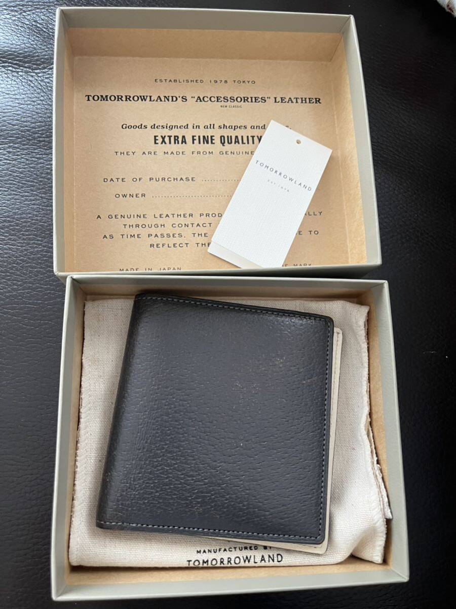 【新品】トゥモローランド 二つ折り財布 本革 黒 ブラック TOMORROWLANDの画像1