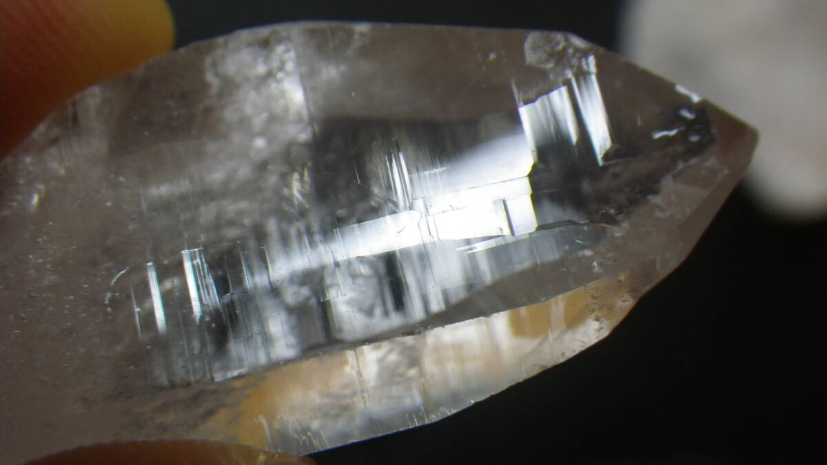 （極希少な）ガネーシュヒマール産の水晶です。　１５ｇ　１０限定　桁違い　ヒマラヤ水晶の頂点　　_画像1