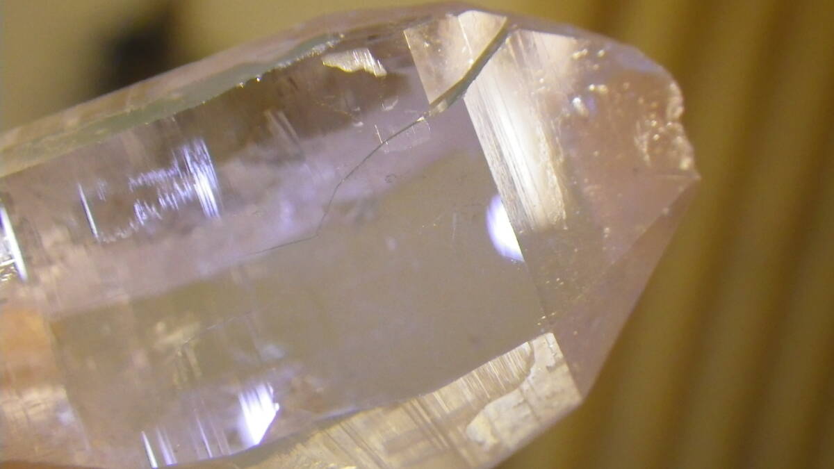 （極希少な）ガネーシュヒマール産の水晶です。　１５ｇ　１０限定　桁違い　ヒマラヤ水晶の頂点　　_画像3