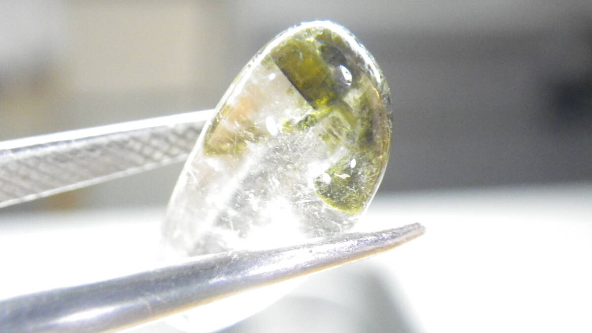 ブラジル産のグリーンルチル水晶です。　深いモスグリーン、グリーンのルチルクォーツです_画像3