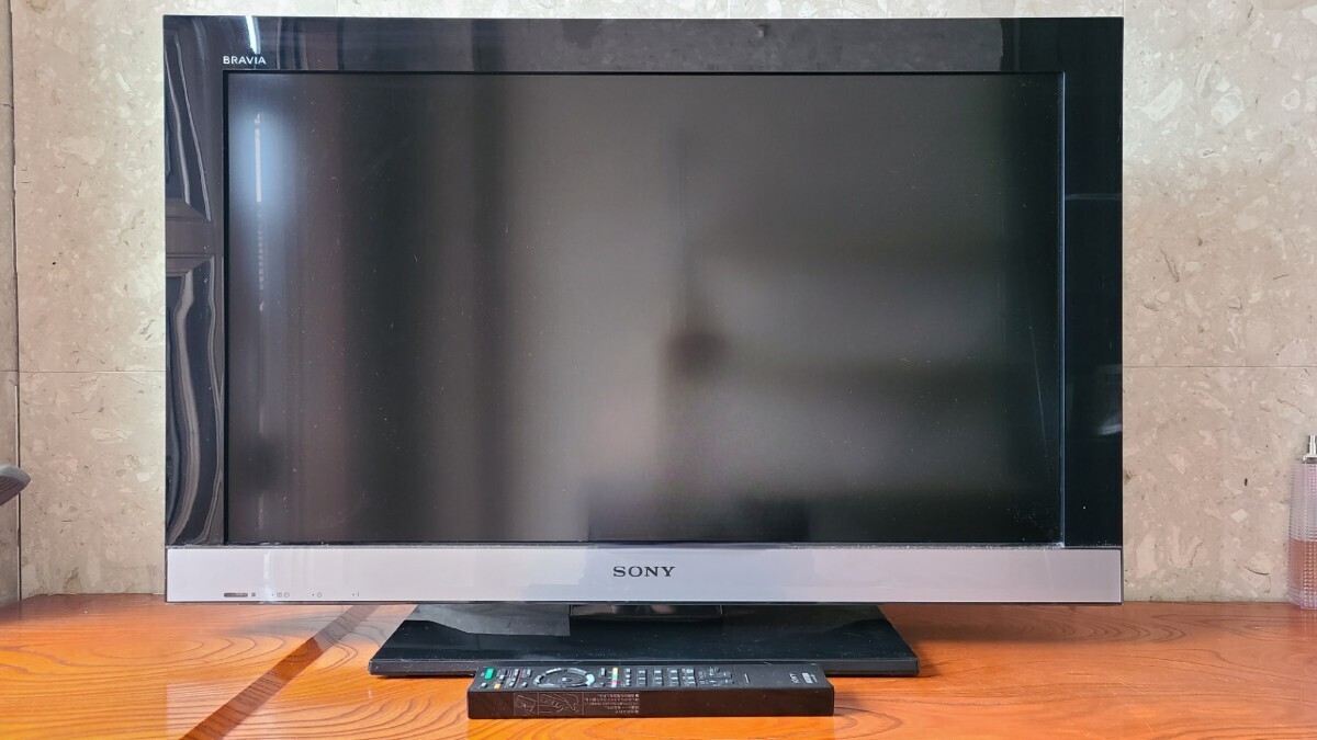 【直接引取可】SONY BRAVIA ソニー ブラビア KDL-32EX300 液晶テレビ 32型 2010年製_画像2
