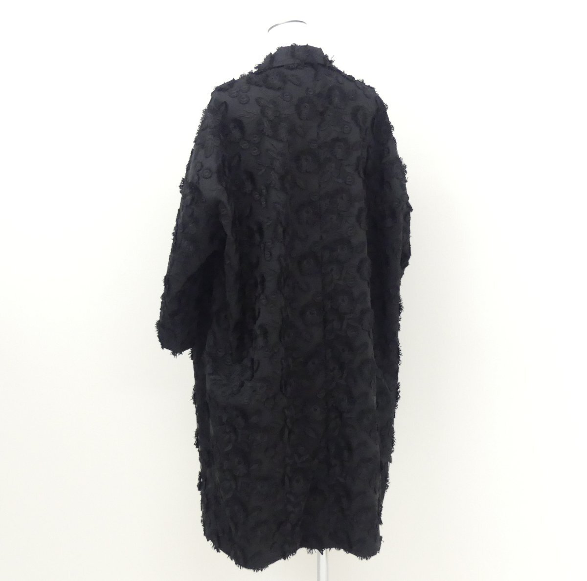 Sランク Tsuru by MarikoOikawa ツル コート Lauren F ブラック ポリエステル フラワーモチーフ '24年商品の画像6
