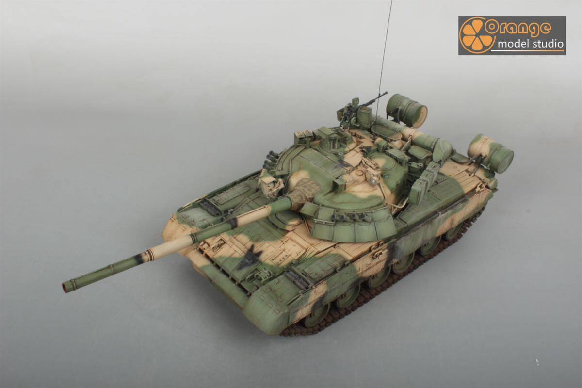 No-549 1/35 ロシア軍 Tー80U 主戦タンク 軍用戦車 プラモデル 完成品_画像7