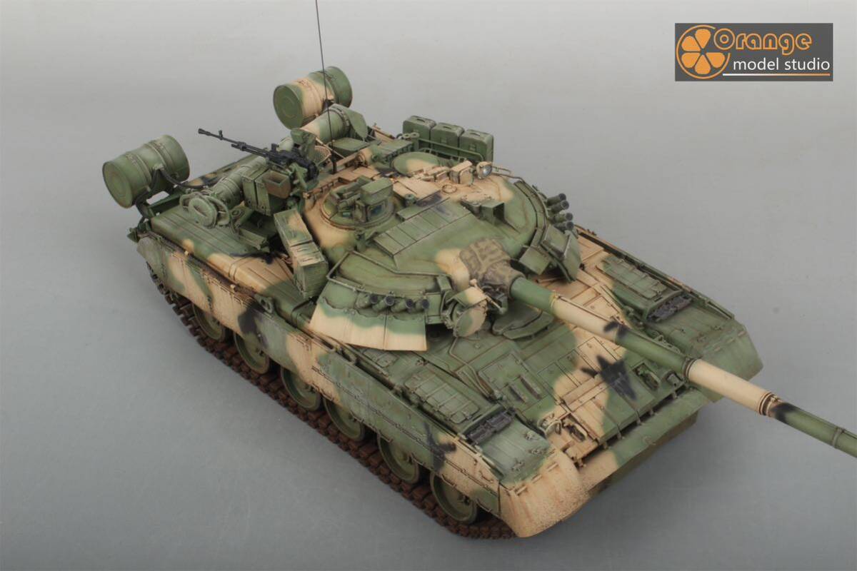 No-549 1/35 ロシア軍 Tー80U 主戦タンク 軍用戦車 プラモデル 完成品_画像6
