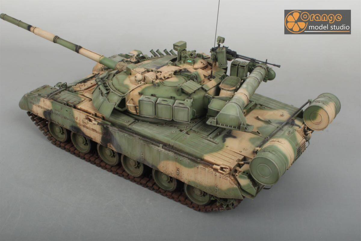 No-549 1/35 ロシア軍 Tー80U 主戦タンク 軍用戦車 プラモデル 完成品_画像8