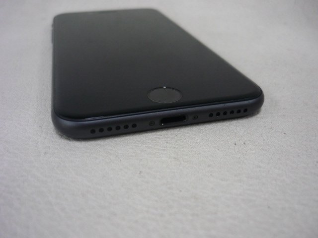 美品 docomo Apple iPhone8 256GB SIMフリー NQ842J/A 制限〇_画像9