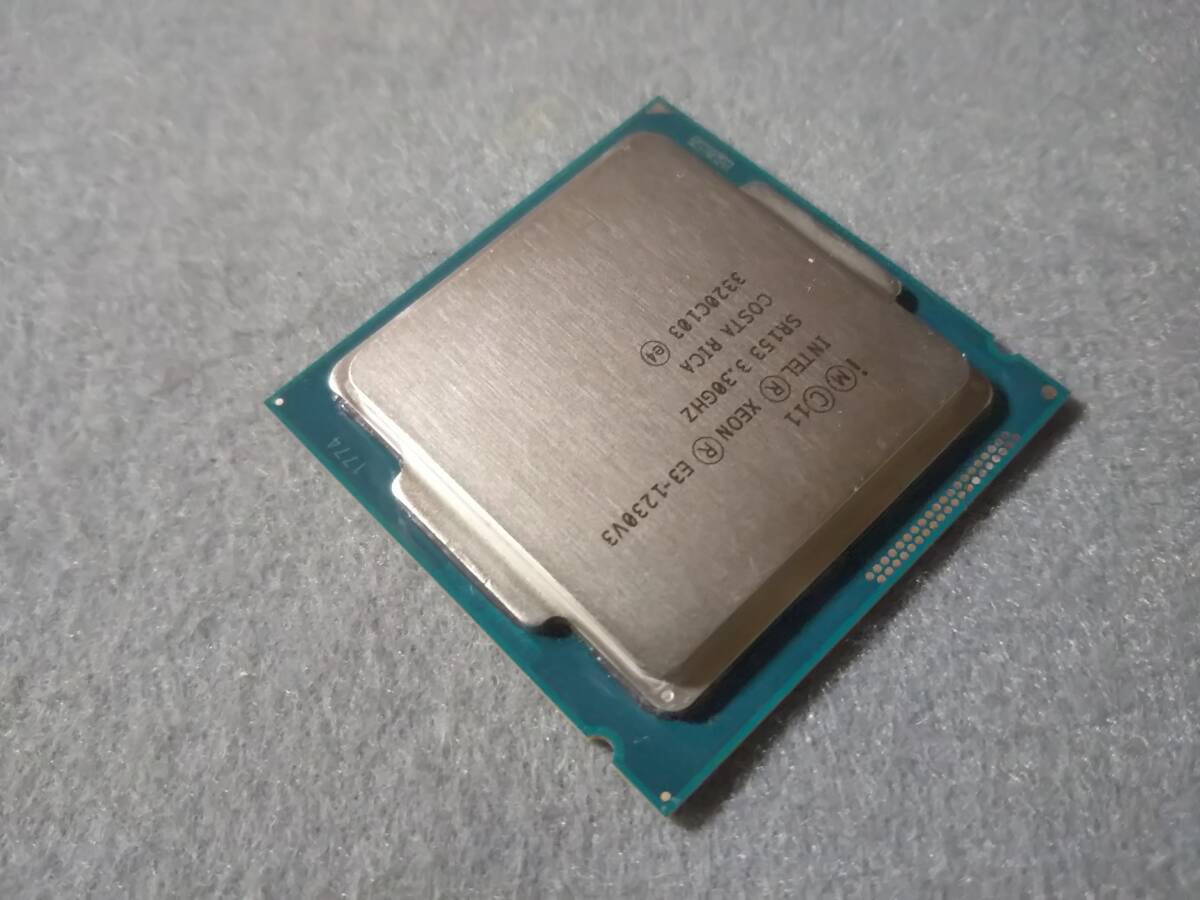 インテル Intel Xeon E3-1230 v3 SR153 LGA1150 動作確認済 ①_腐食の痕 があります