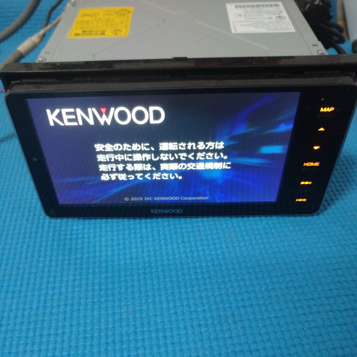 【中古】KENWOOD MDV-906HDW メモリーナビ 地図データ2020年 の画像1