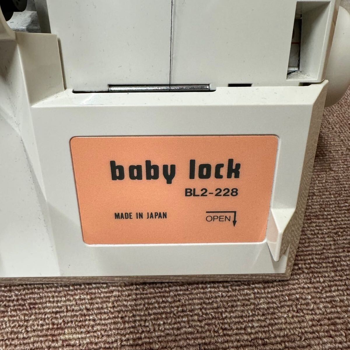 ベビーロック　bl2-228 ロックミシン　通電確認済み baby lock LEDライト ハンドクラフト 手工芸 _画像6