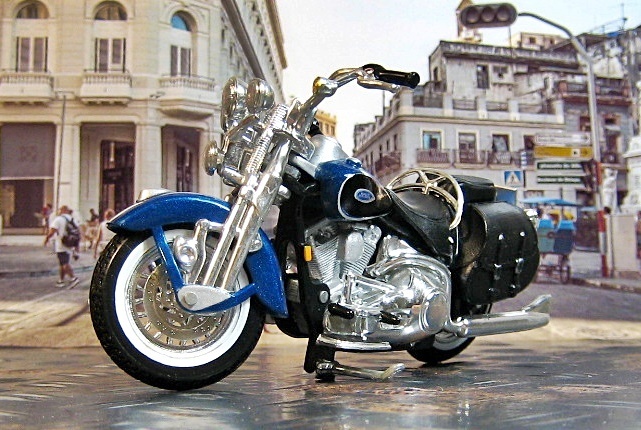 密! ブリスター未開封 Maisto マイスト 1/24 Harley 2001 FLSTS HERITAGE SPRINGER ハーレー ツーリング ヘリテイジ スプリンガー バイク の画像8