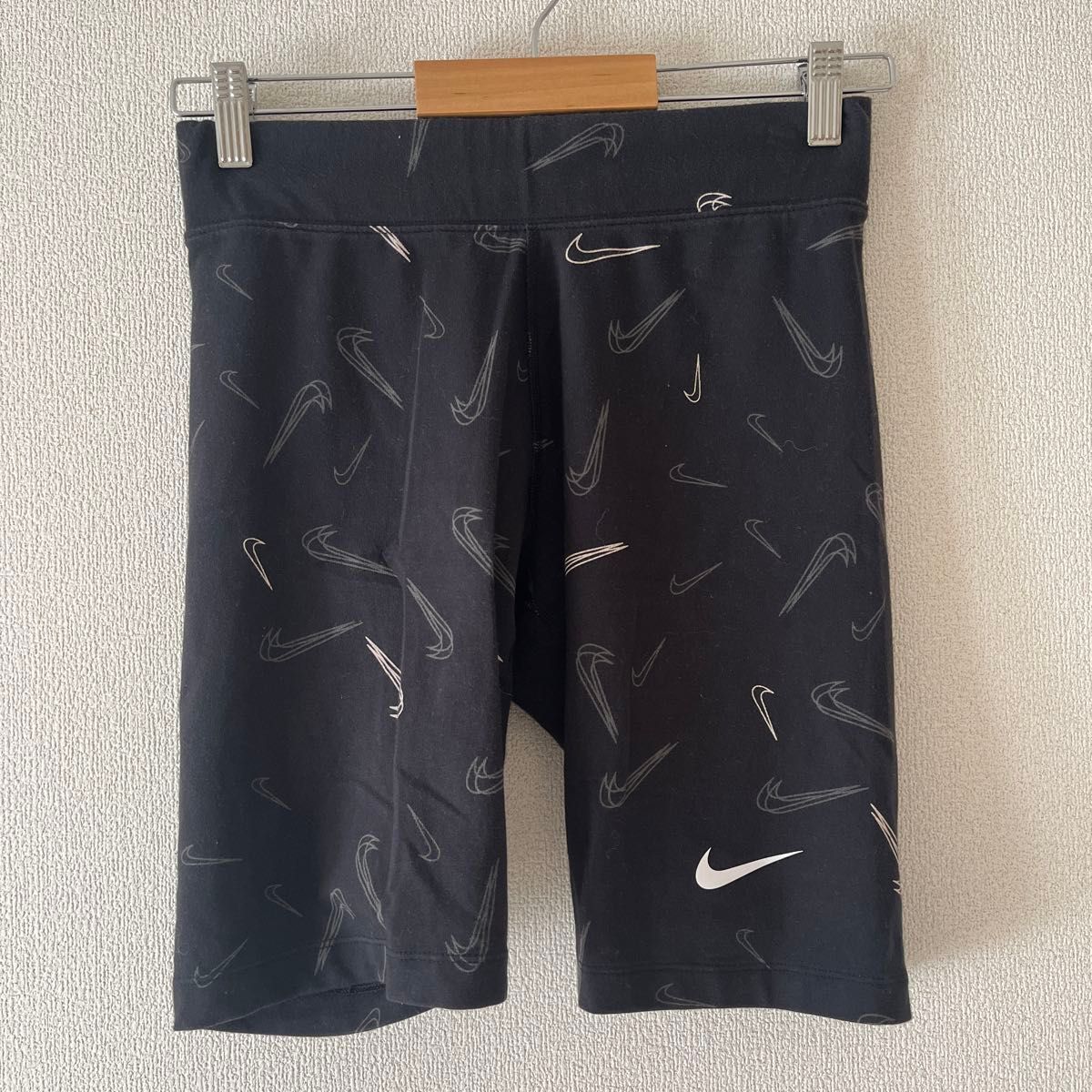 NIKE ハーフパンツ ショーツ　Mサイズ