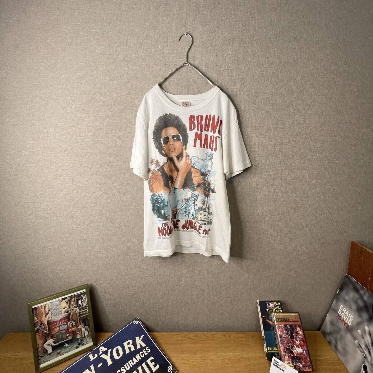 BRUNO MARS ブルーノ・マーズ ツアーTシャツ バンドTシャツ 白 Mの画像1