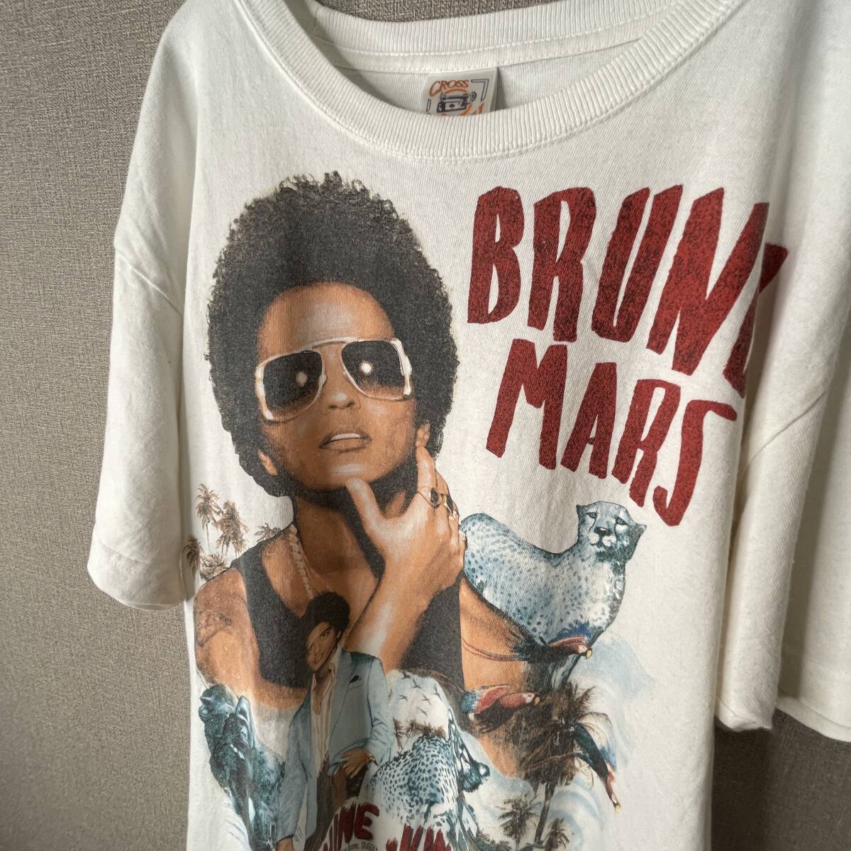 BRUNO MARS ブルーノ・マーズ ツアーTシャツ バンドTシャツ 白 Mの画像3