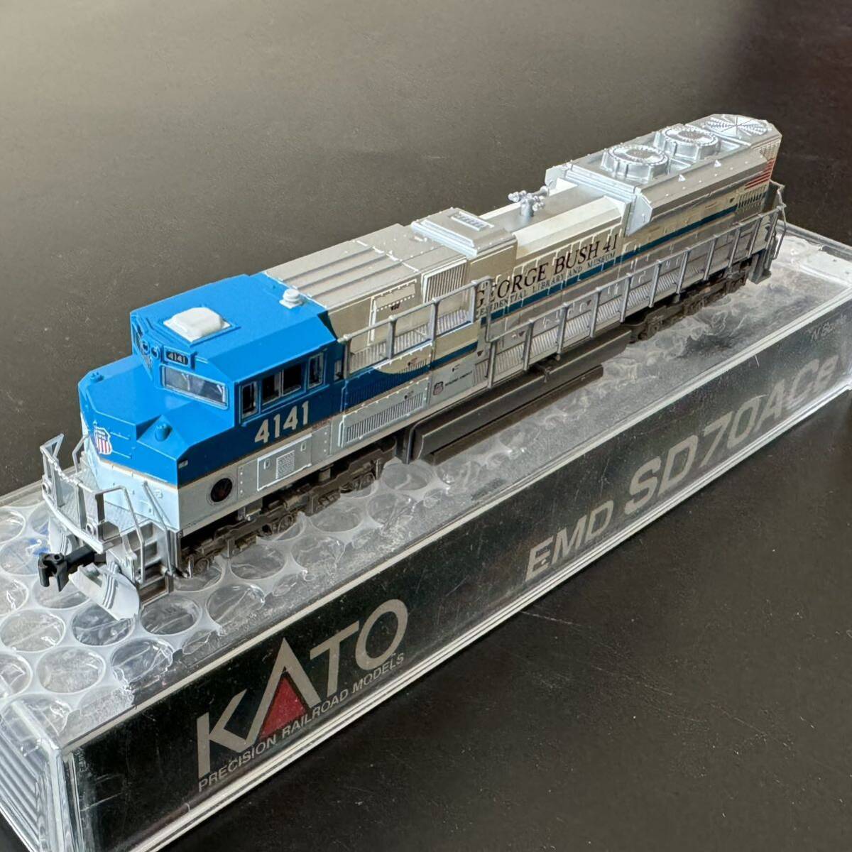 超美品★KATO 176-8411 SD70ACe George Bush #4141 ジョージ・ブッシュ★ほぼ新品★入手困難 レア